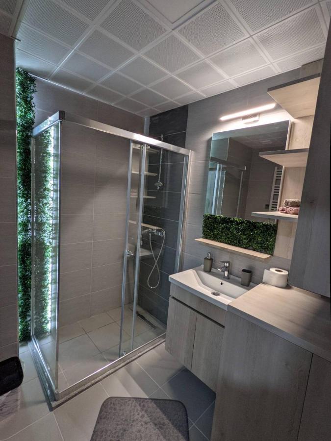 Sky Side Luxury Condo Skopie Exterior foto